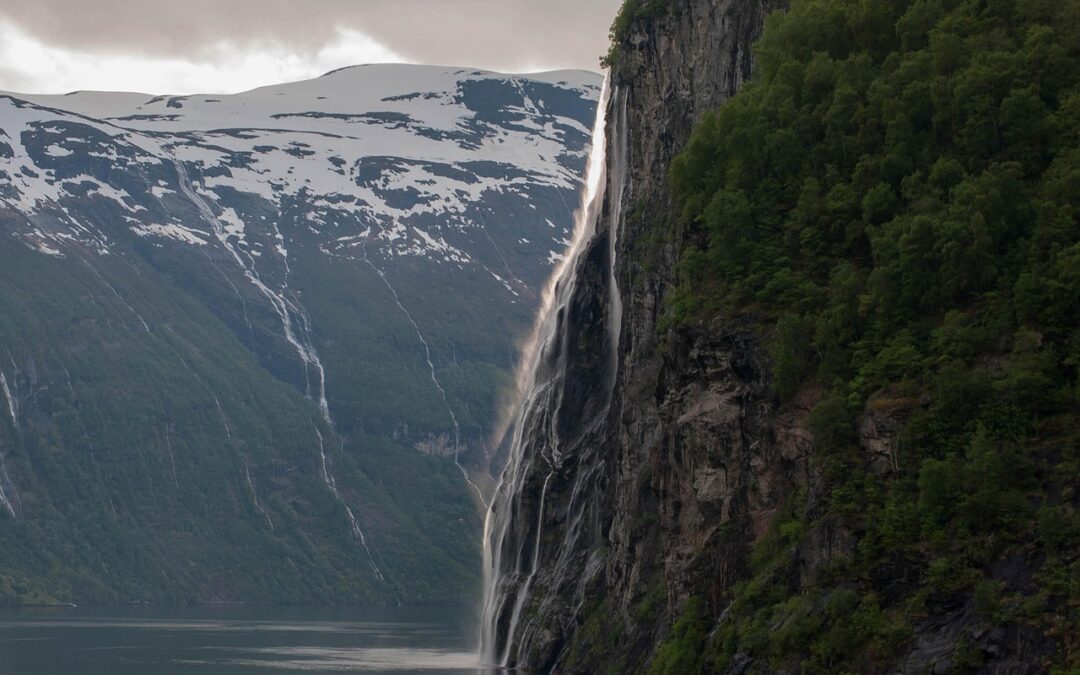 Cara Delevingne – Famous For Her Distinctive Eyebrows And (and…