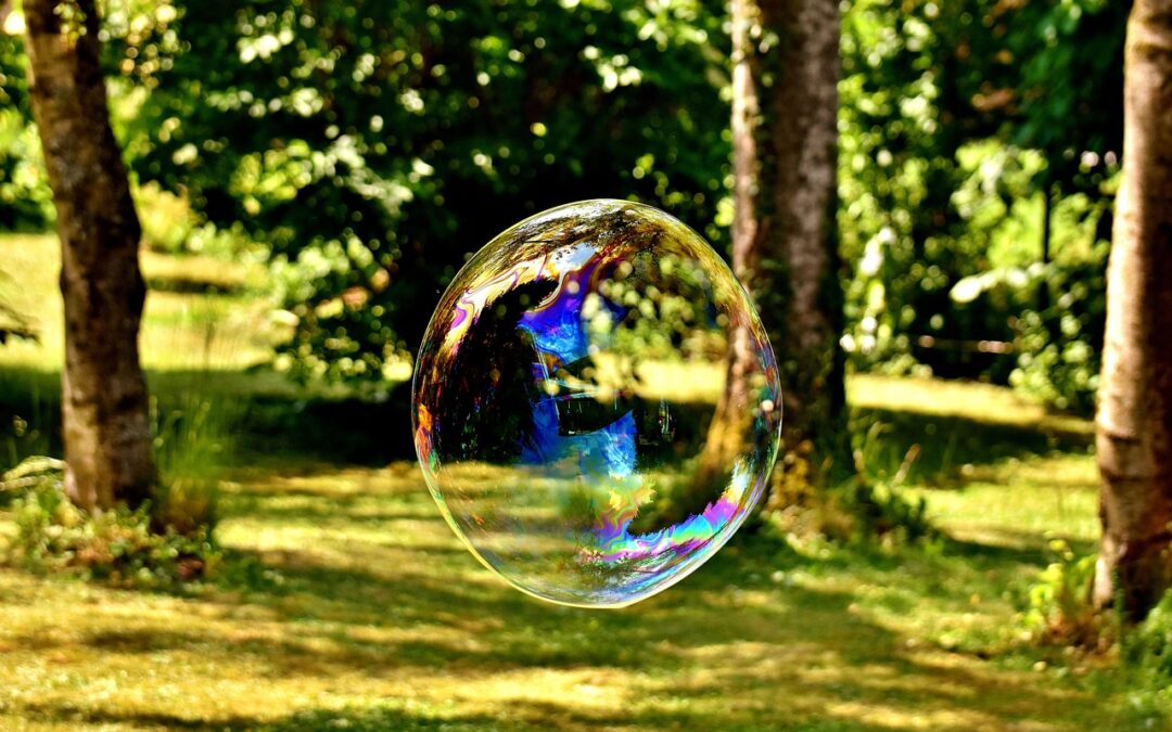 Cara Delevingne – Famous For Her Distinctive Eyebrows And (and…